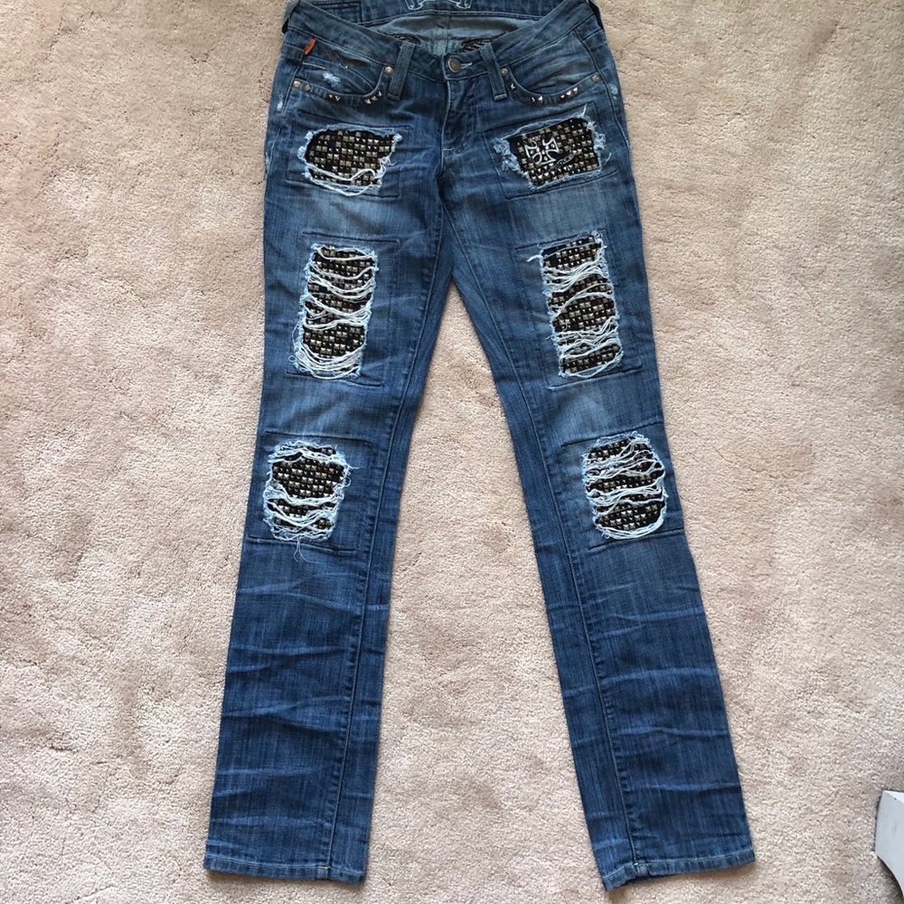 Robin’s Jeans - Picture 2 of 4